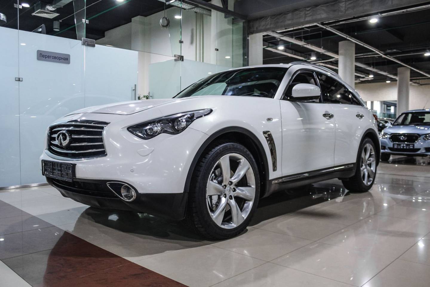 Купить FX с пробегом