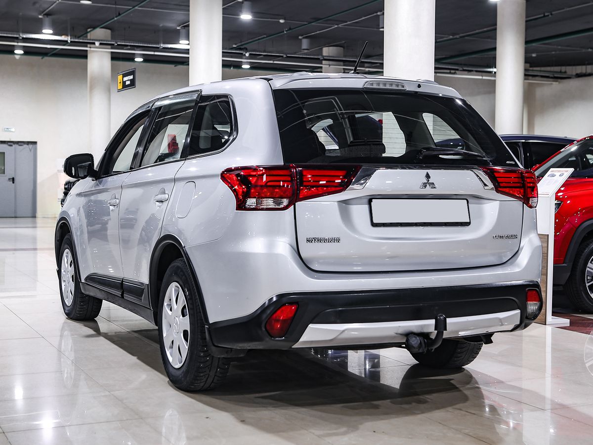 Купить Outlander с пробегом