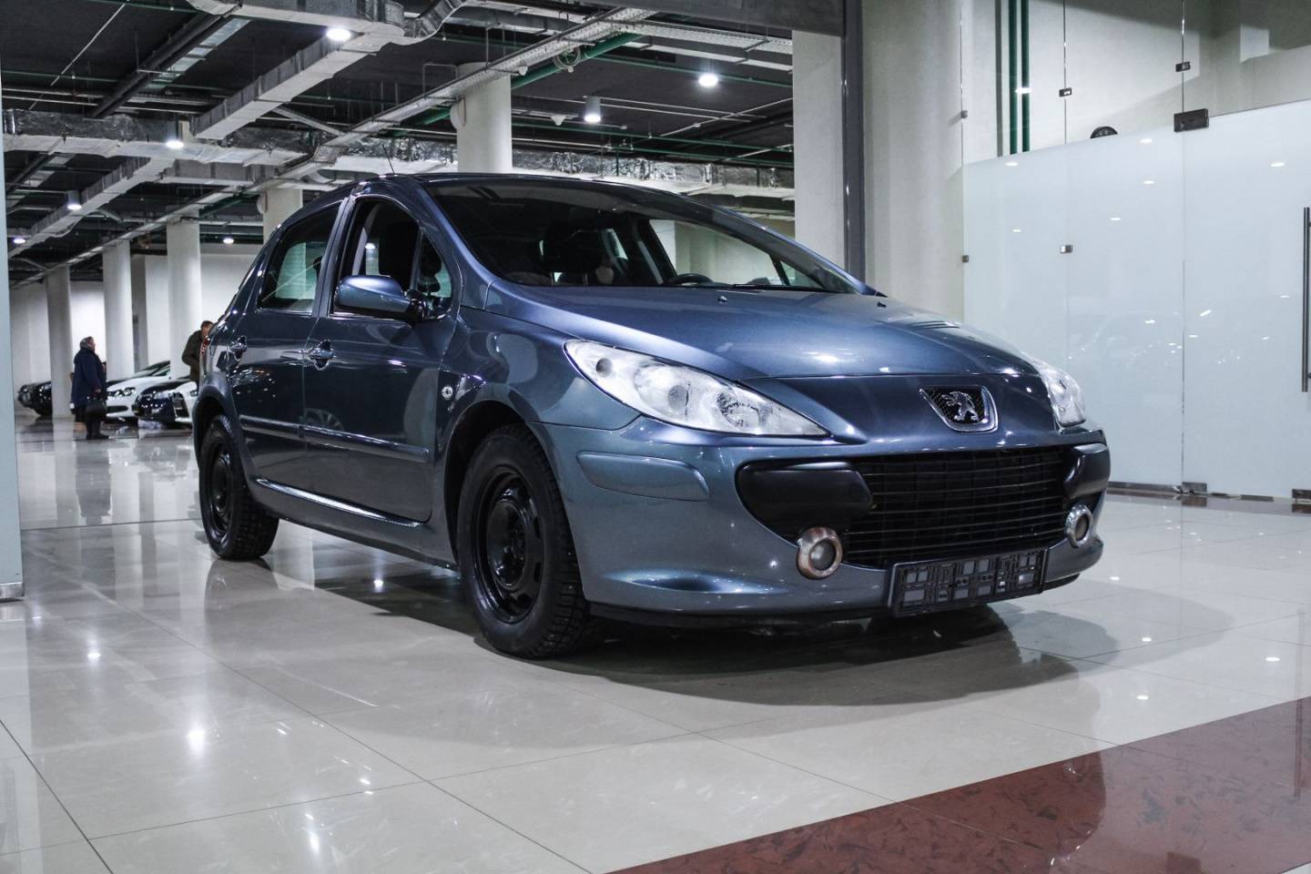 Купить 307 с пробегом